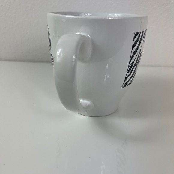Home‎ Essentials large MUG "B" with zebra print - Picture 5 of 7